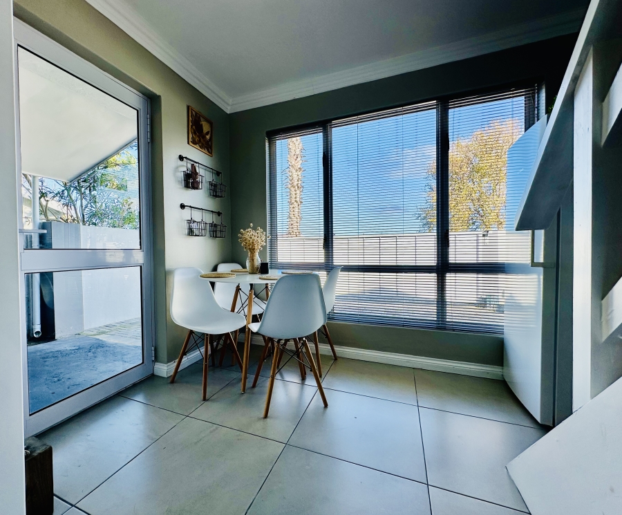 5 Bedroom Property for Sale in Onrus Western Cape